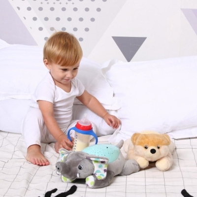 Faixa etária 2-4 anos Brinquedos de pelúcia de elefante macios feitos sob medida com luz de projeção